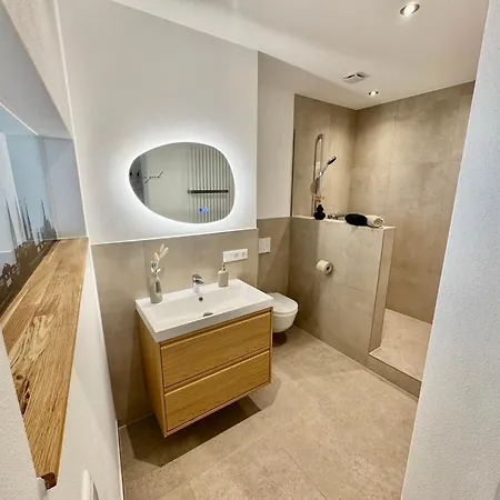 Pretti - Neu, Stilvoll, Zentral, Komfortabel & Ruhig Apartament *